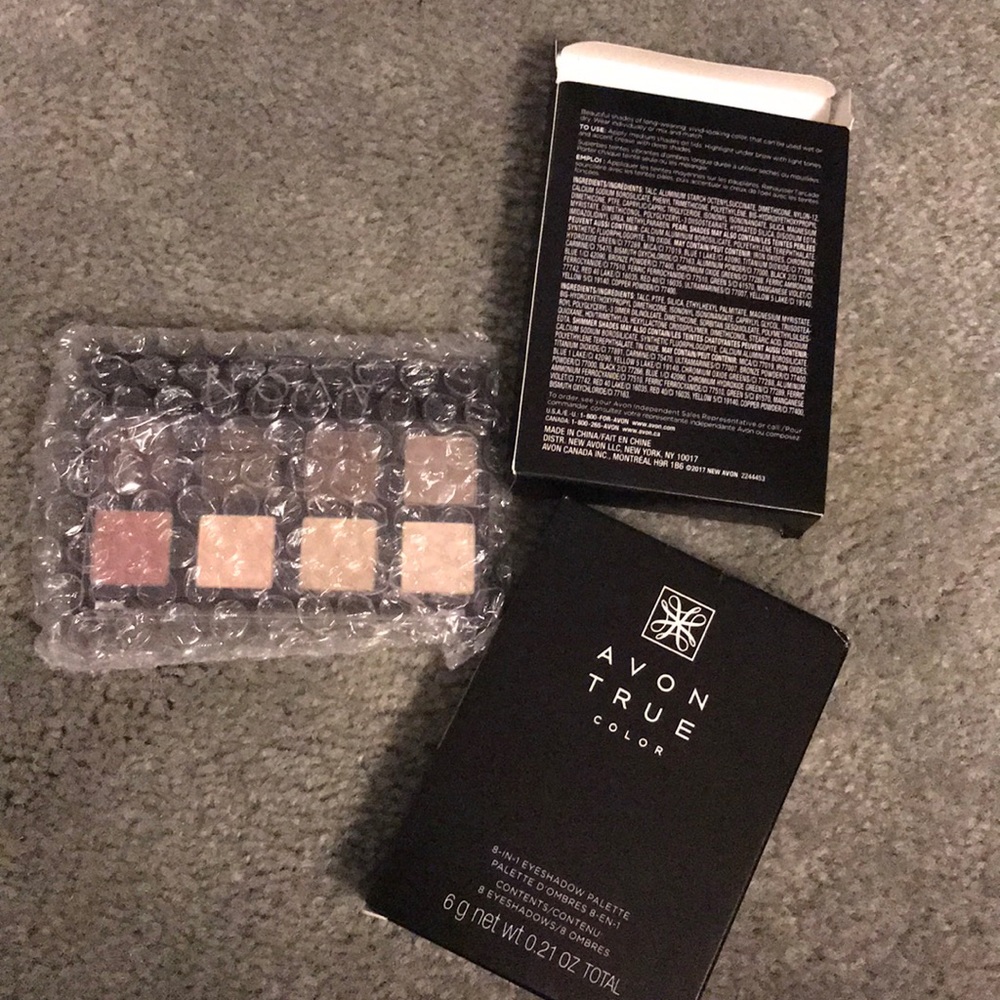 Eye shadow pallets